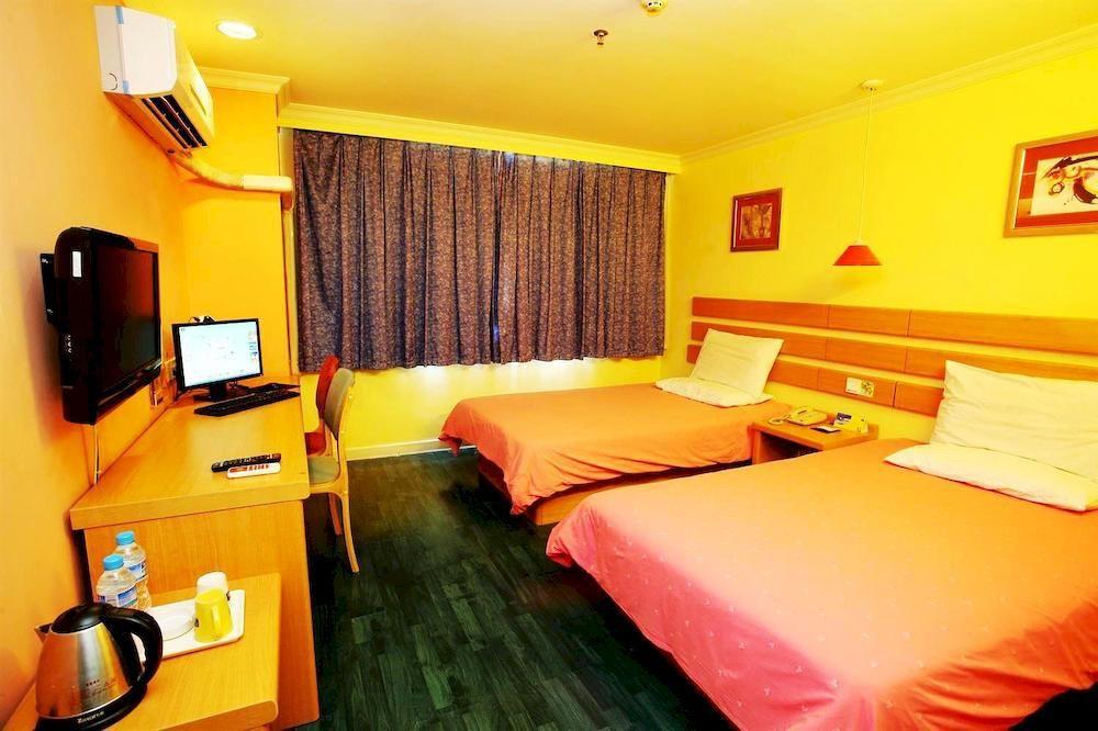Home Inn Guangzhou Guangdong University Of Foreign Studies Baiyun Avenue Bagian luar foto