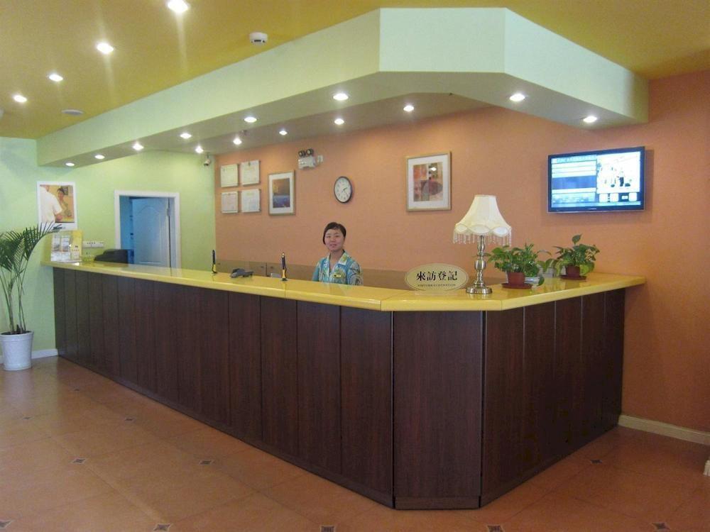 Home Inn Guangzhou Guangdong University Of Foreign Studies Baiyun Avenue Bagian luar foto