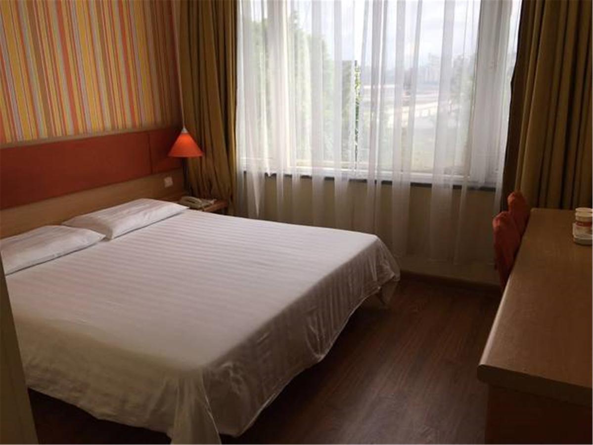 Home Inn Guangzhou Guangdong University Of Foreign Studies Baiyun Avenue Bagian luar foto
